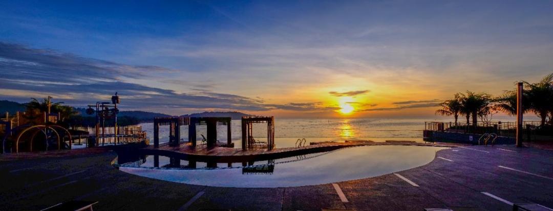 Cozy Seaview Studio At Imperium Residence Tanjung Lumpur クアンタン エクステリア 写真